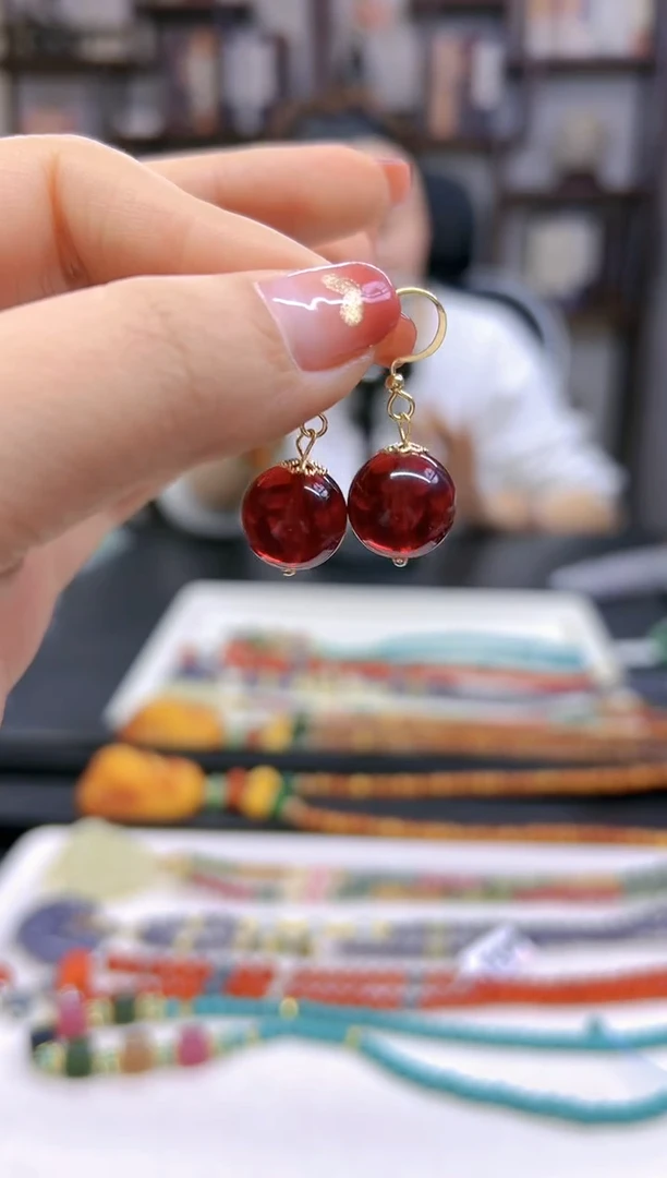 【闪购商品】血珀耳饰14K金镶嵌耳勾E80