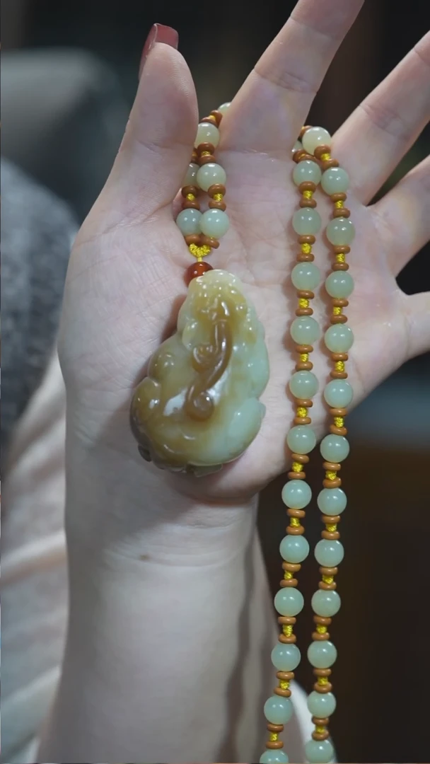 颈饰未镶嵌和田玉貔貅