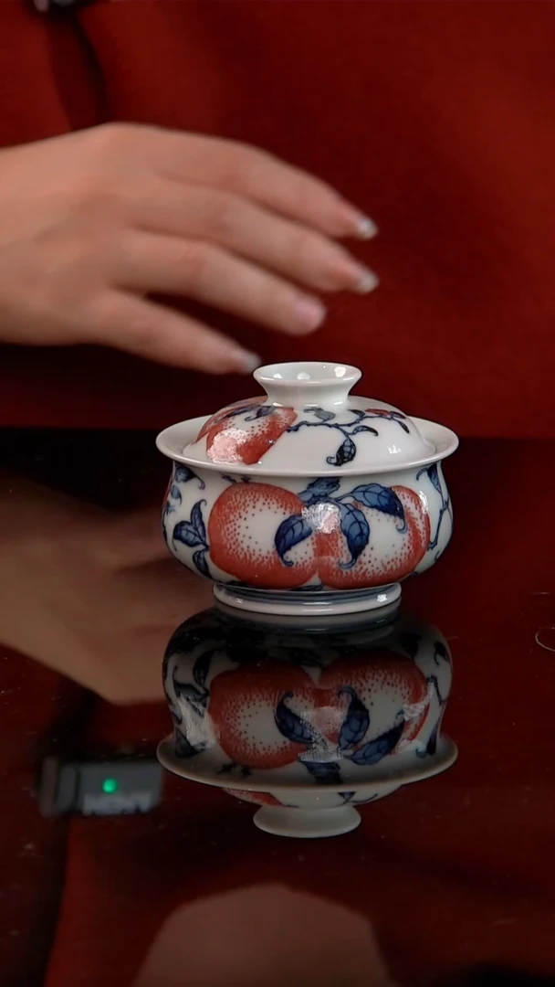 刻画堂青花釉里红寿桃盖碗