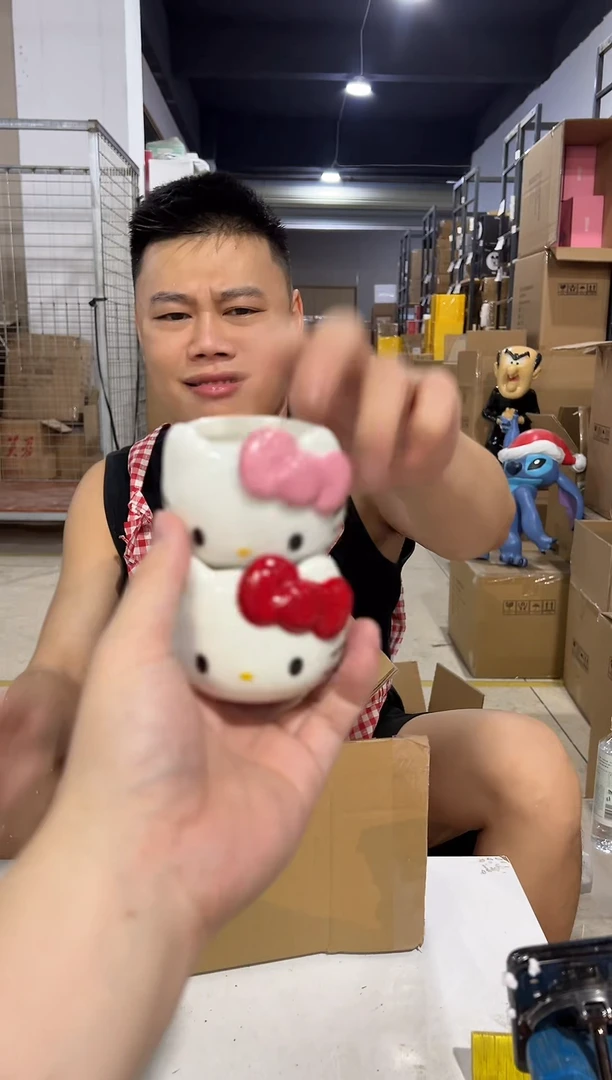 瓷片小号红色加粉色kt猫小茶杯2件套微瑕