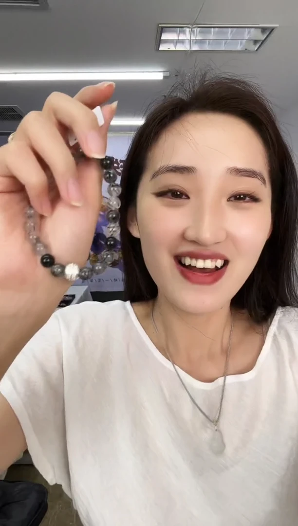 水晶手链未镶嵌天然珠宝多样性发其一