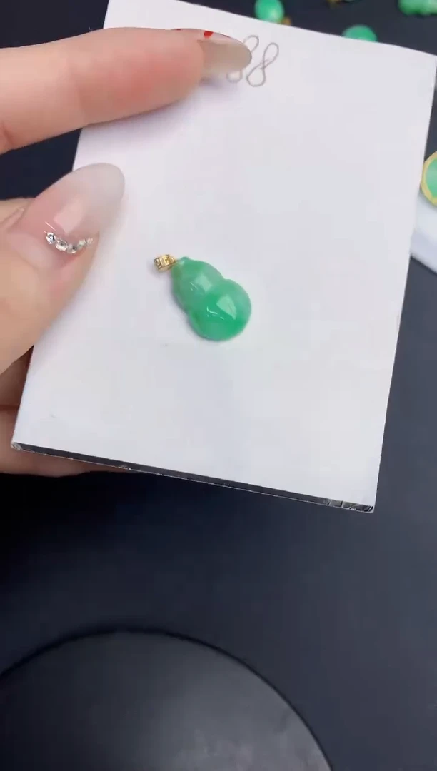 【闪购商品】翡翠颈饰18K金镶嵌0000000000