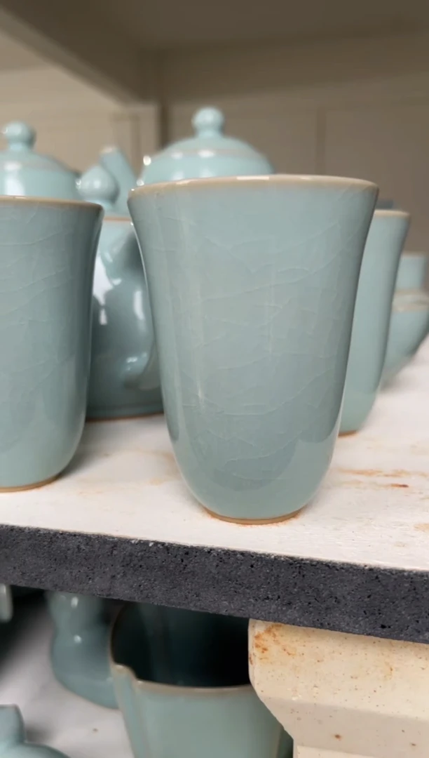 闻香杯 天青 微瑕 无款