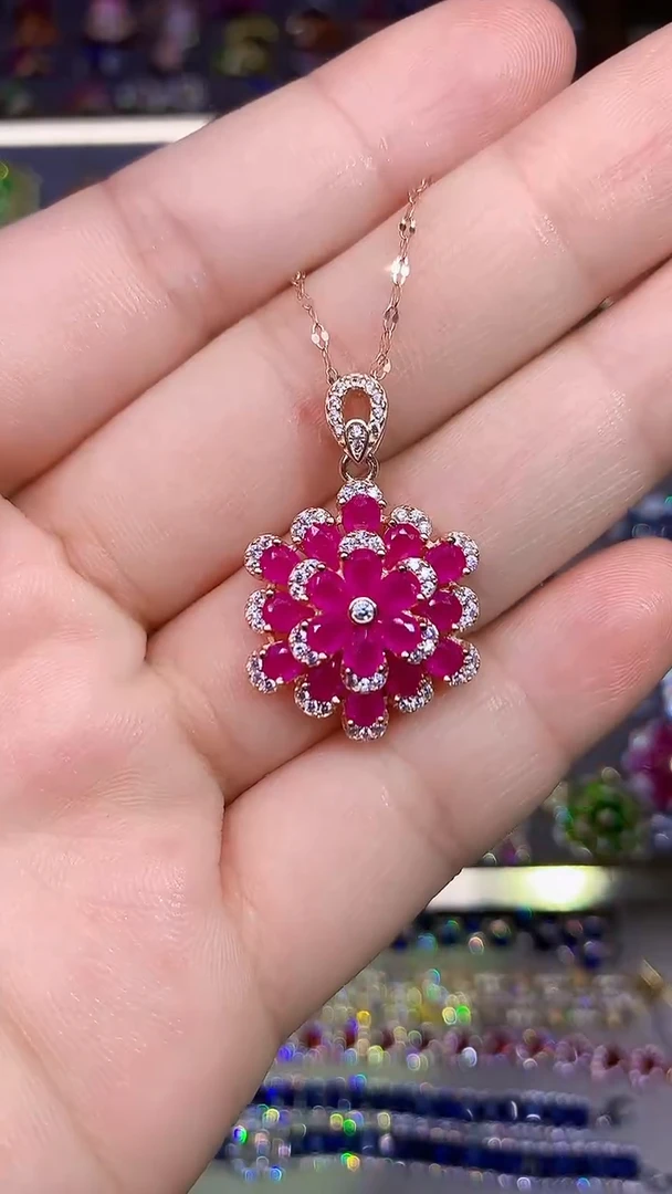 银S925镶嵌颈饰红宝石....