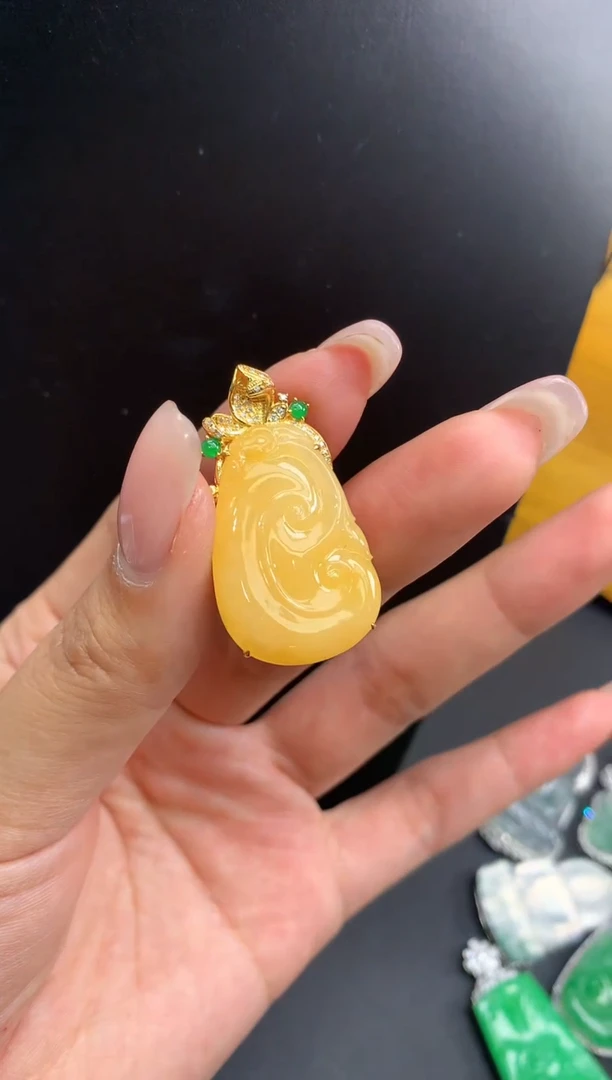 【闪购商品】翡翠颈饰18K金镶嵌如意1282