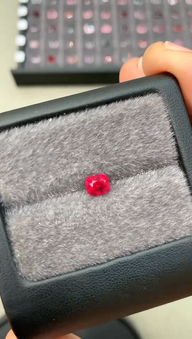 【闪购商品】定制尖晶石裸石未镶嵌1.18ct 吉尔德曼辛绝地武士