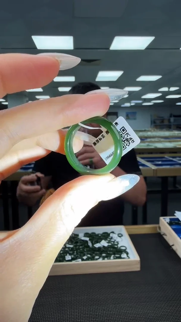 未镶嵌戒指和田玉（碧玉）和田玉俄料戒指多样性发其一