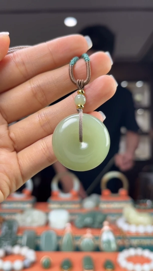 和田玉未镶嵌颈饰佩佩30mm左右