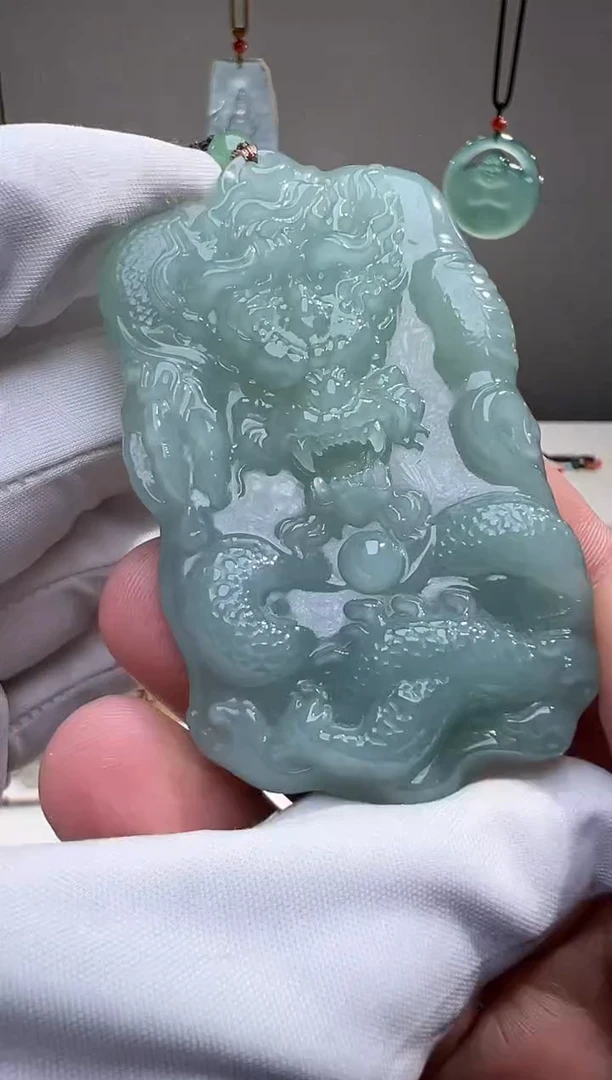 吊坠(不含链)未镶嵌翡翠龙牌