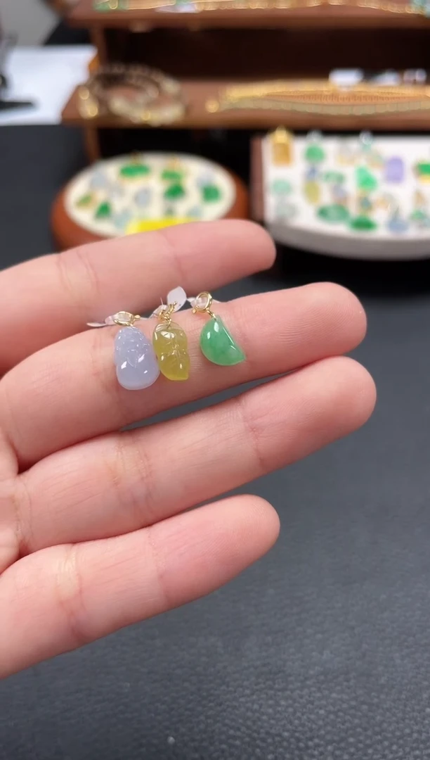 【闪购商品】翡翠吊坠(不含链)18K金镶嵌3个  JK275