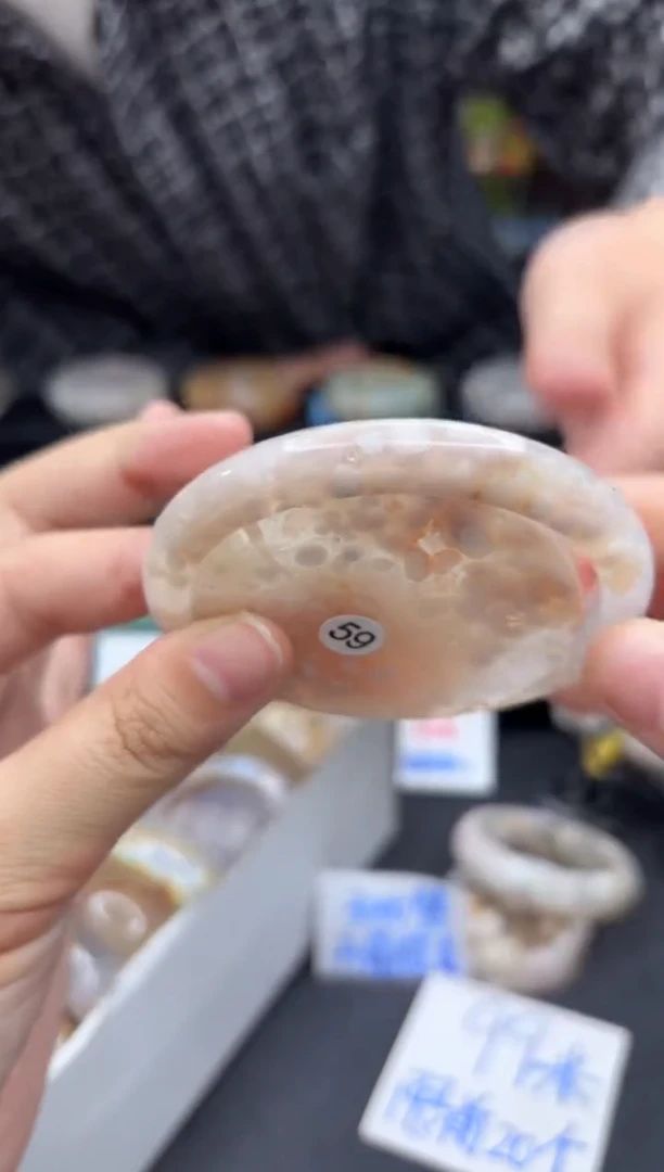 【闪购商品】石英质玉手镯未镶嵌69（59圈赠送镯心）