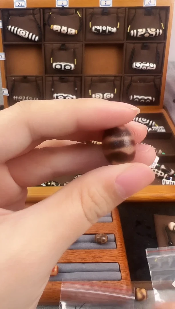 玛瑙/玉髓（覆膜）颈饰未镶嵌216微瑕