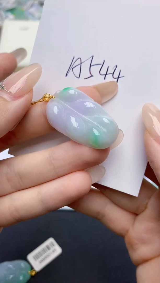 翡翠18K金镶嵌颈饰天然缅甸A货翡翠