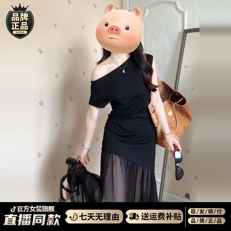 2025新款法式气质黑色斜肩短袖连衣裙子女夏季高级感收腰包臀长裙