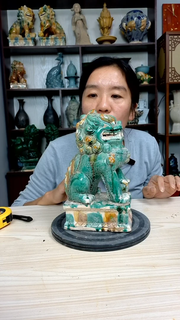 经典一对精美复古风格瓷器