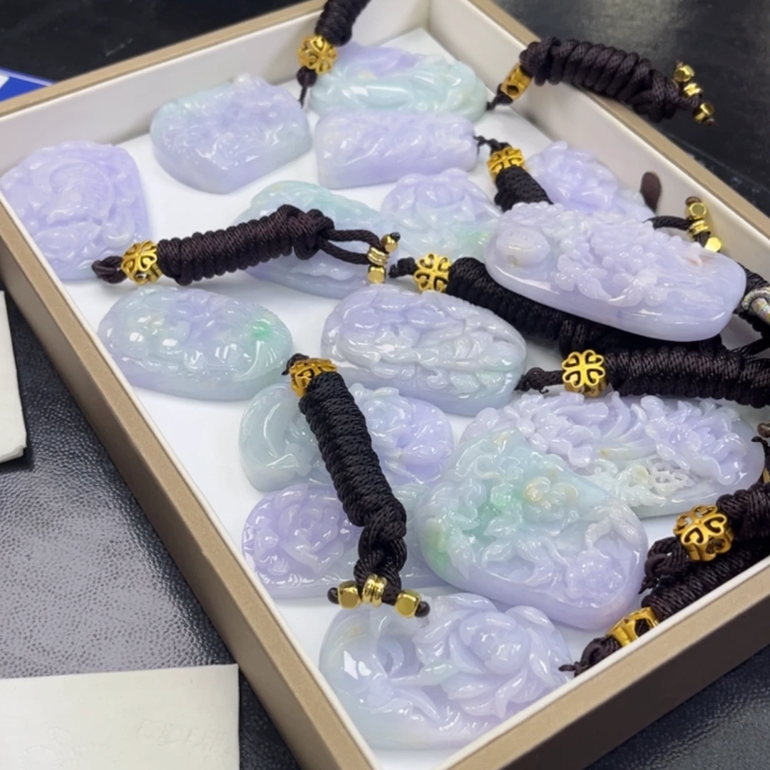 【清卿翡翠-圣诞狂欢】翡翠牌子+QZG251121-8（多样性发一）