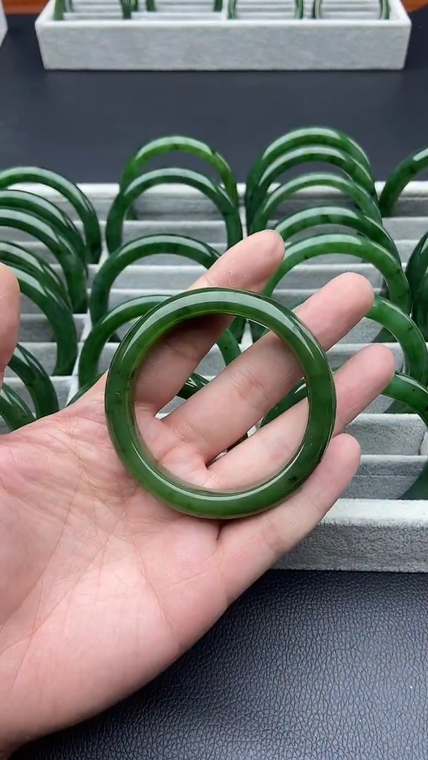 未镶嵌手镯和田玉（碧玉）89-56.6