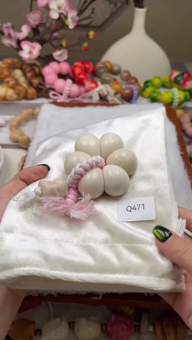 白玉菩提吊坠?**肉Q471牙果蒜瓣手捻26mm一串通货