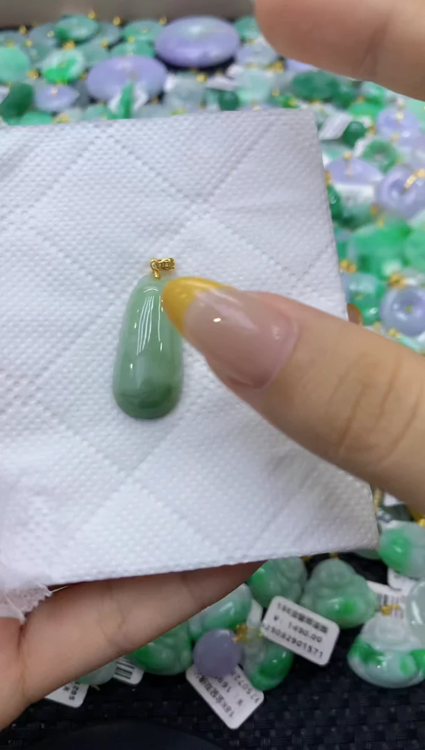 颈饰未镶嵌翡翠天然缅甸翡翠A货