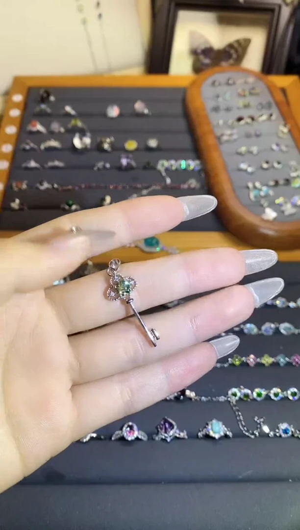 【闪购商品】水晶手链银S925镶嵌A63