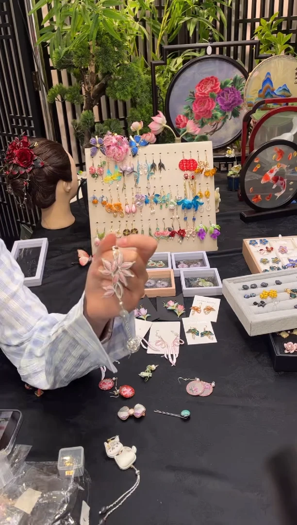 织绣星****运非遗苏绣手工饰品