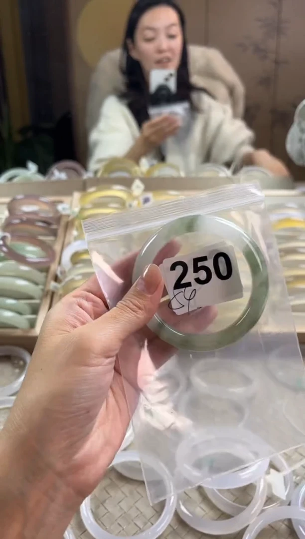 手镯玛瑙/玉髓未镶嵌250天山翠默认微抠
