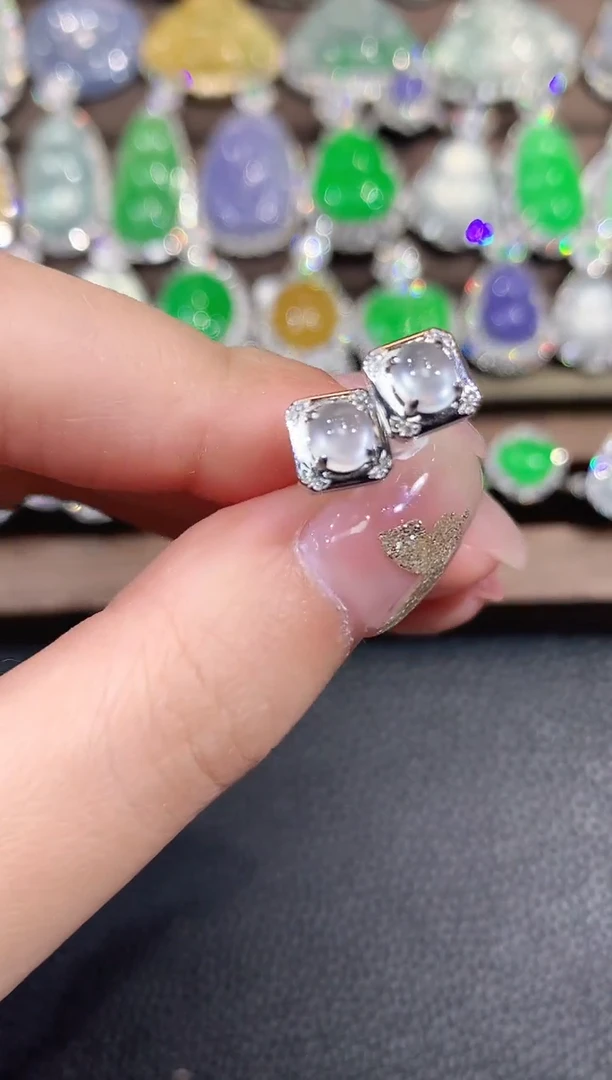 18K金镶嵌翡翠耳饰A66