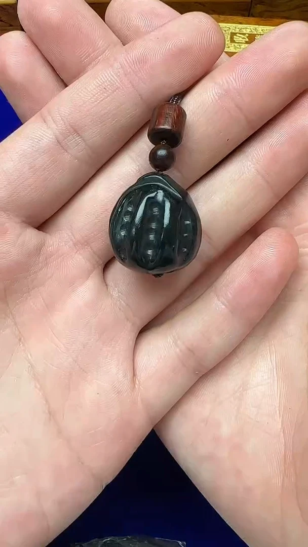 未镶嵌和田玉挂件玉1