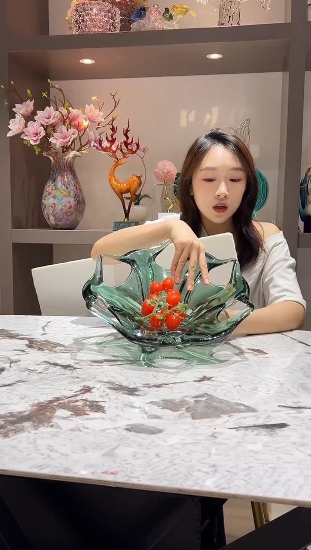 绿色镂空琉璃果盘