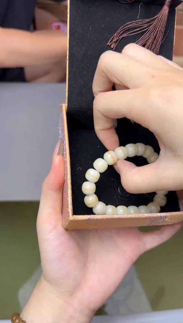 精美手串（无礼盒）