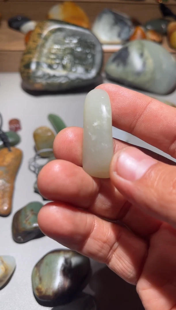 未镶嵌和田玉（子料）挂件和田玉籽料原石