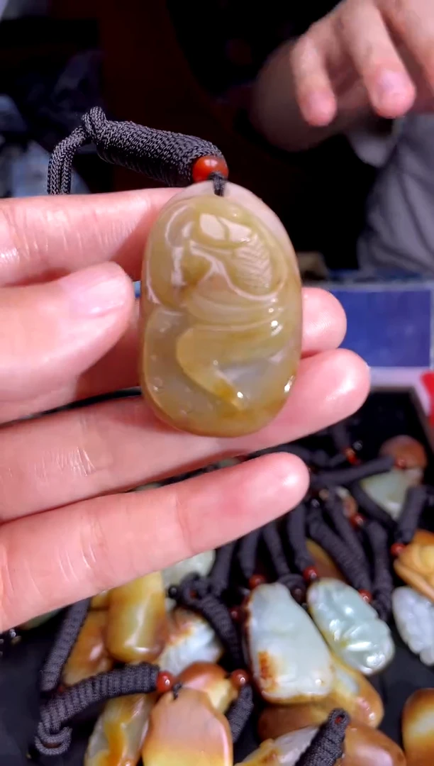 和田玉未镶嵌挂件1