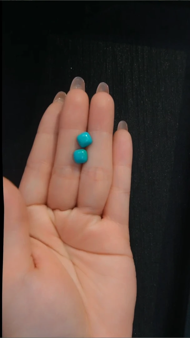 18K金镶嵌绿松石耳钉发货一件