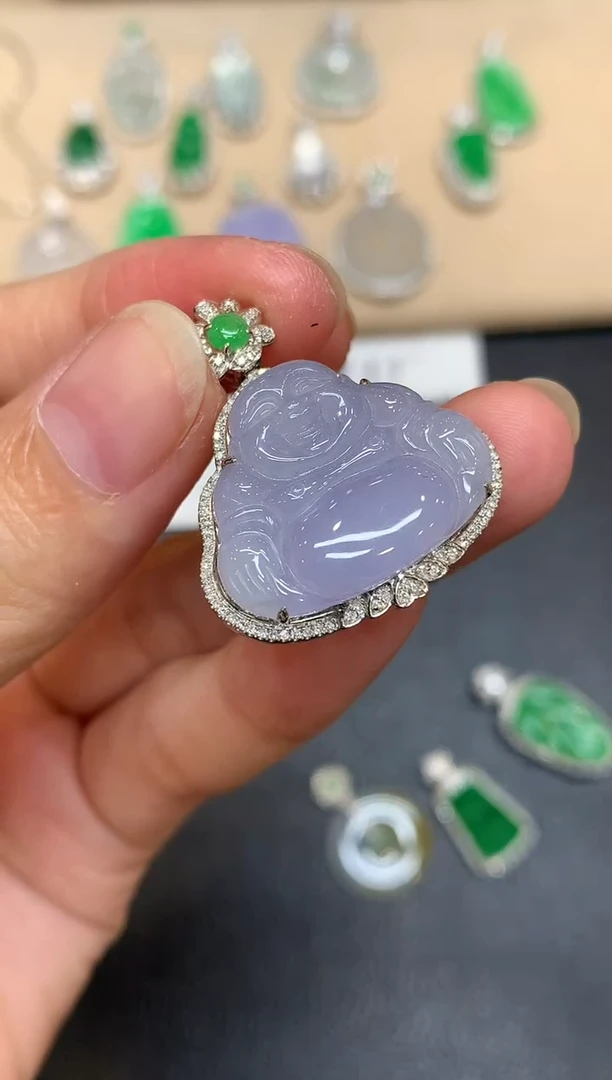 颈饰18K金镶嵌翡翠佛公【无服务费