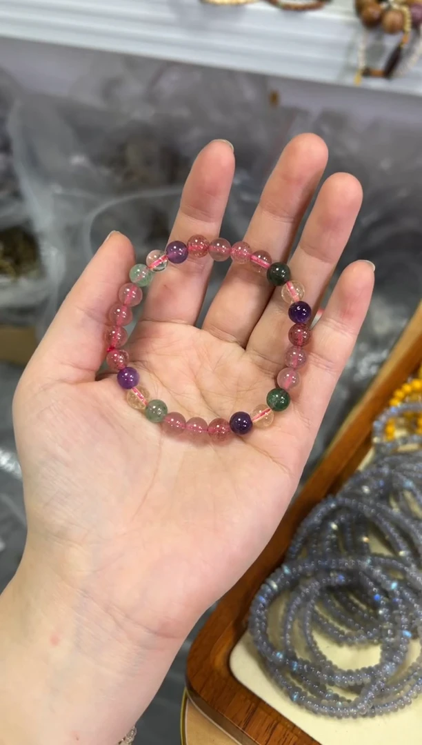 【闪购商品】水晶手链未镶嵌多宝草莓水晶圆珠手链[0003]