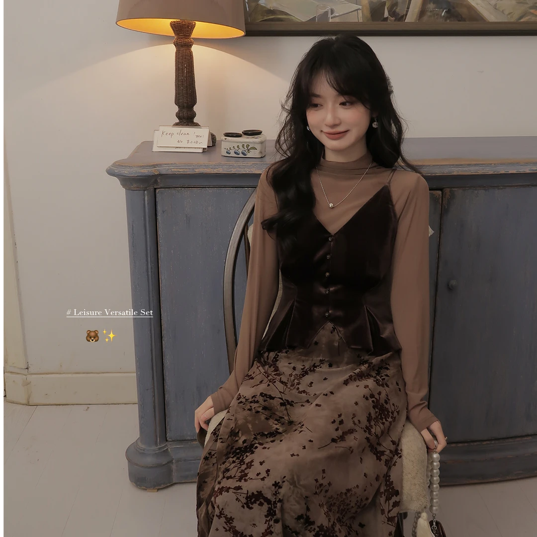 花栗鼠小姐 乌木柔棕套装 丝绒背心/水墨长半裙/网纱打底