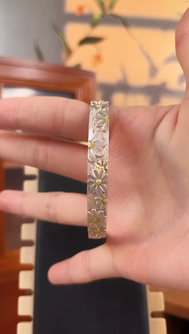 无足银老凤祥足银内心经小雏菊开口银镯子*吉美