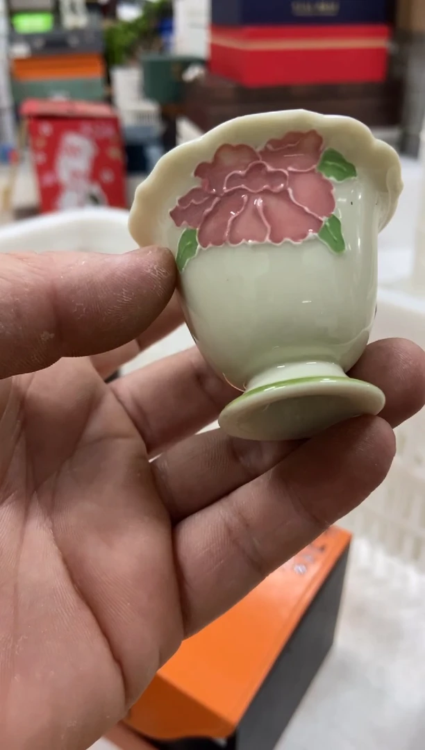 无运费险有瑕疵的摄影的产品有使用过的痕迹有点脏介意勿拍