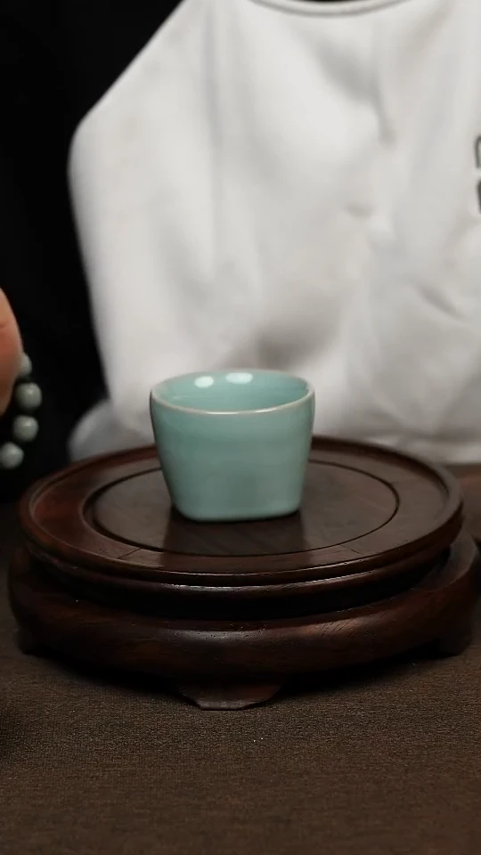 瓷片天青色天圆地方杯80ml微瑕不带礼盒