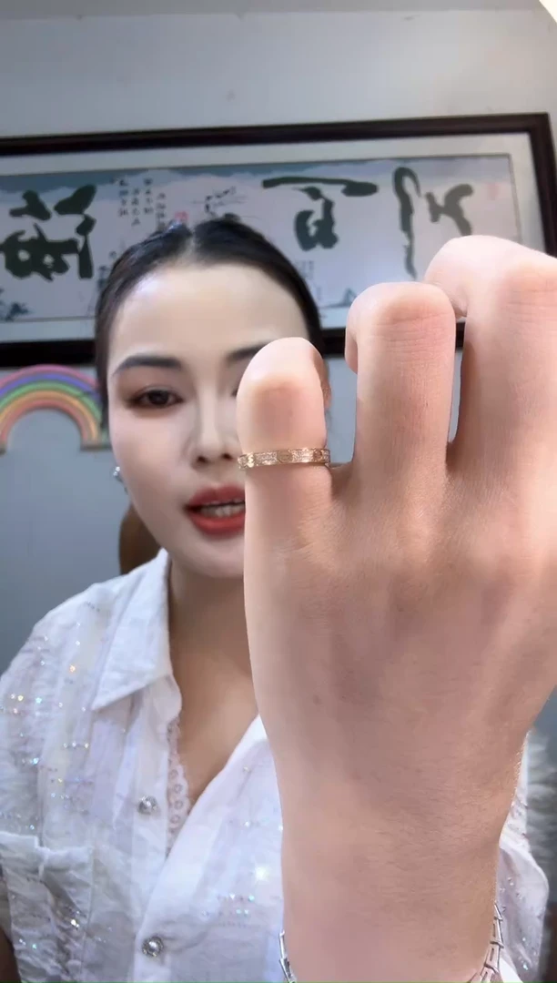 18K金镶嵌戒托钻石戒指 9