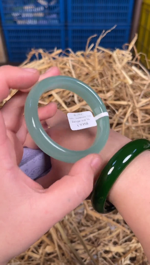 未镶嵌手镯石英质玉W0967