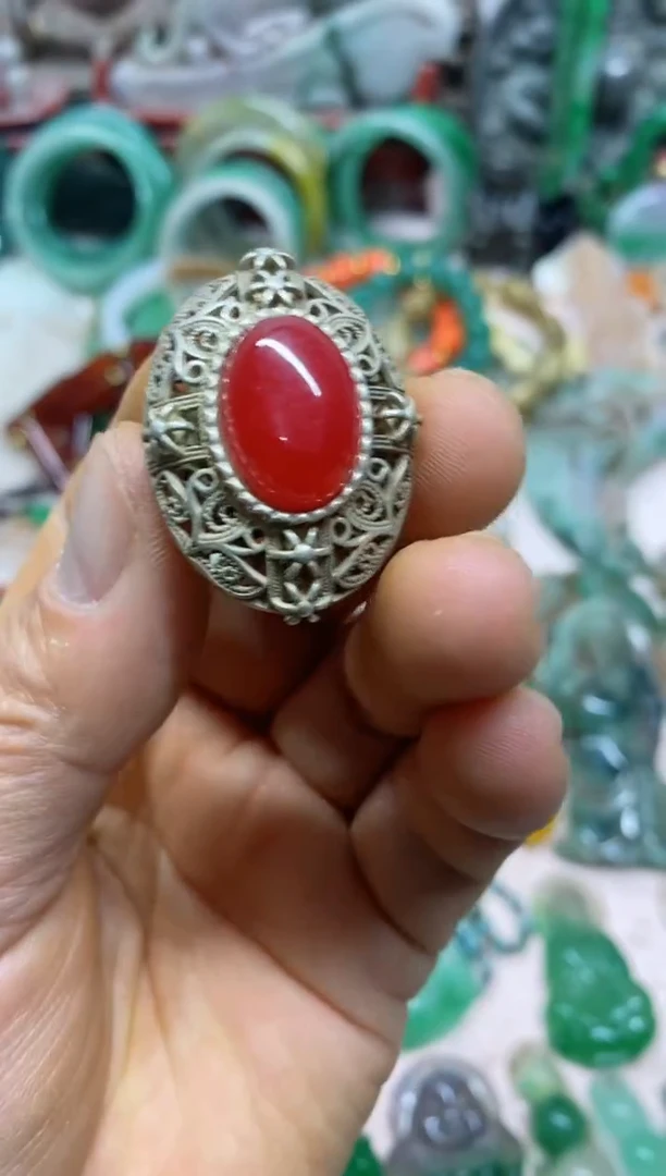 【闪购商品】75直播间的实时画面