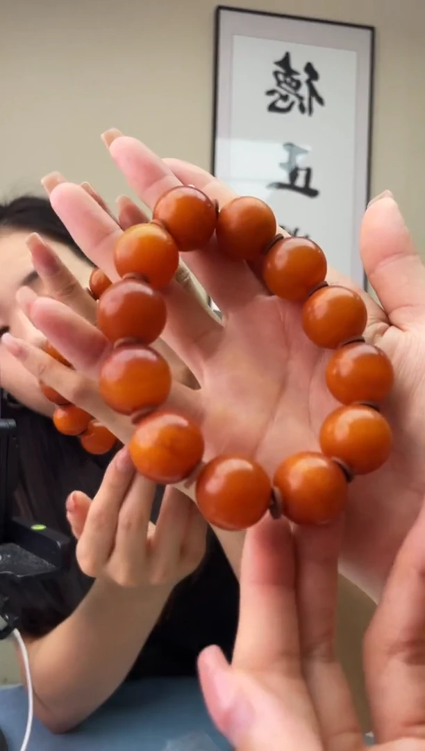 琥珀未镶嵌珠宝奇石T050 19微瑕假一罚十，多样性发一件