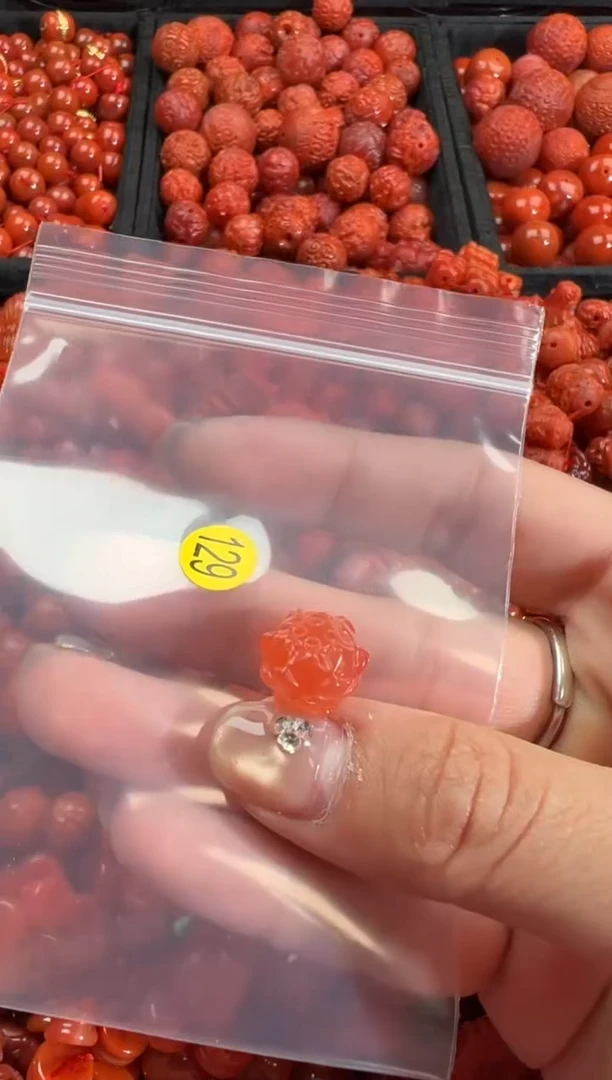 南红玛瑙未镶嵌颈饰2