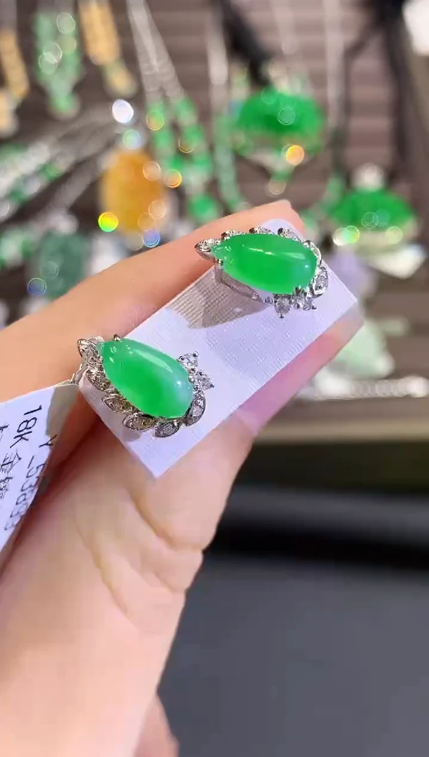 18K金镶嵌翡翠耳饰B185