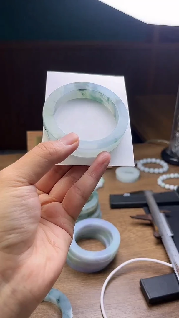 未镶嵌手镯定制翡翠曳**一定制