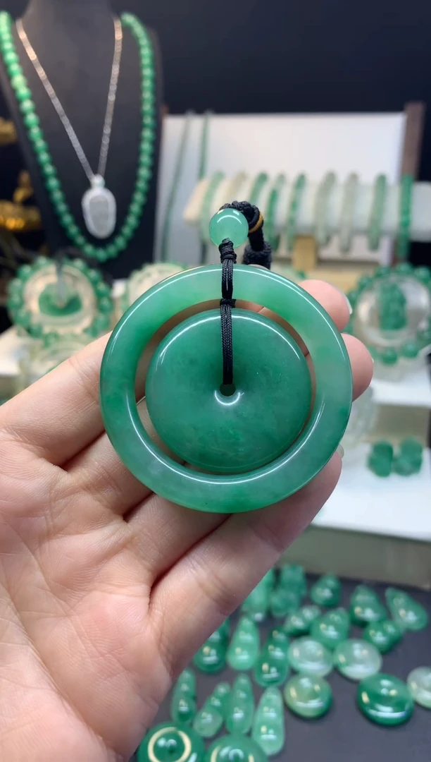 吊坠(不含链)未镶嵌石英质玉（非洲翠）子母扣