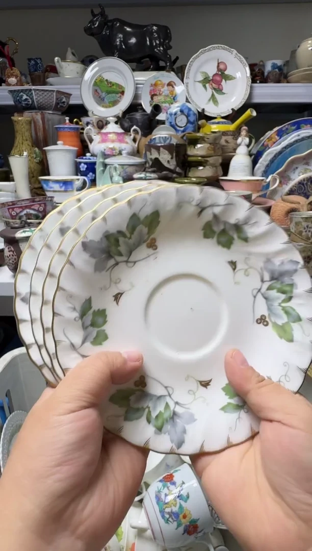 中古瓷器，默认微瑕西**梅-西子探梅