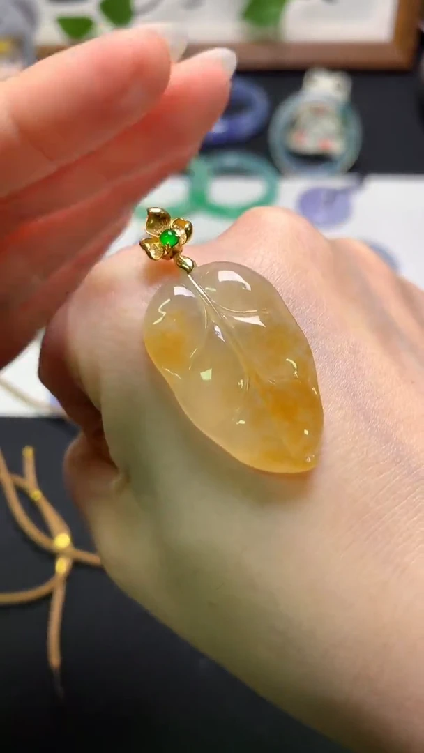 颈饰18K金镶嵌翡翠指****光 0500530796 镶嵌费