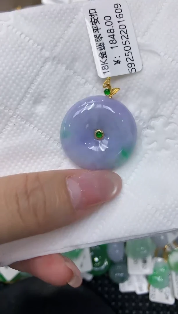 翡翠18K金镶嵌颈饰111111111